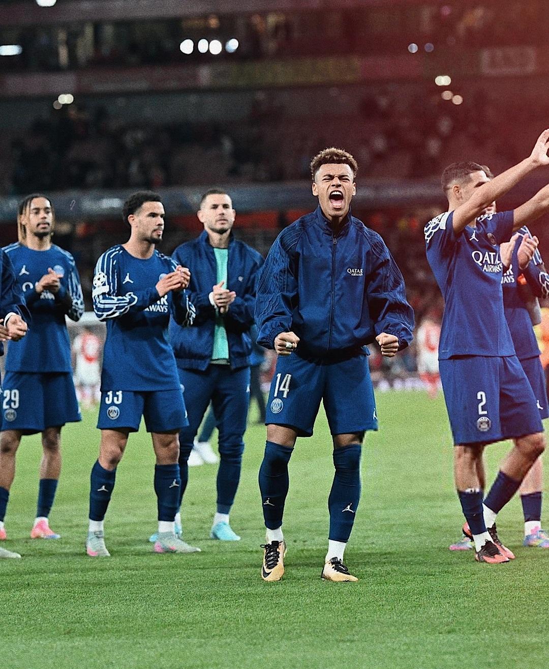 巴黎圣日耳曼训练开放日；国际比赛日迎来里程碑引欢呼；全明星赛在即；更衣室氛围转暖的简单介绍