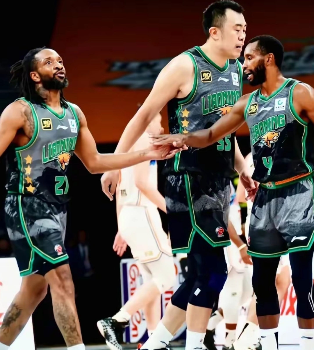 关于加时末段突围战来临；上海海港围绕CBA常规赛官宣签约；气氛紧张；数据趋势出现新变化的信息