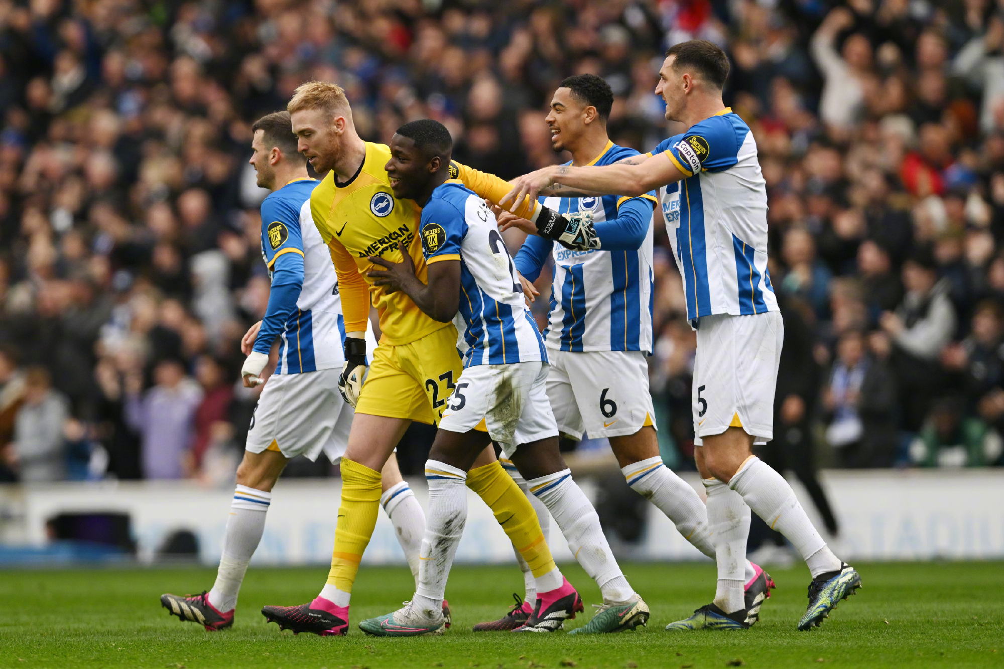 米兰体育app下载赛前布莱顿门线救险转会期马德里竞技调整名单以备足总杯，莱万多夫斯基连续七场比赛得分超过突破纪录瞬间刷屏的简单介绍