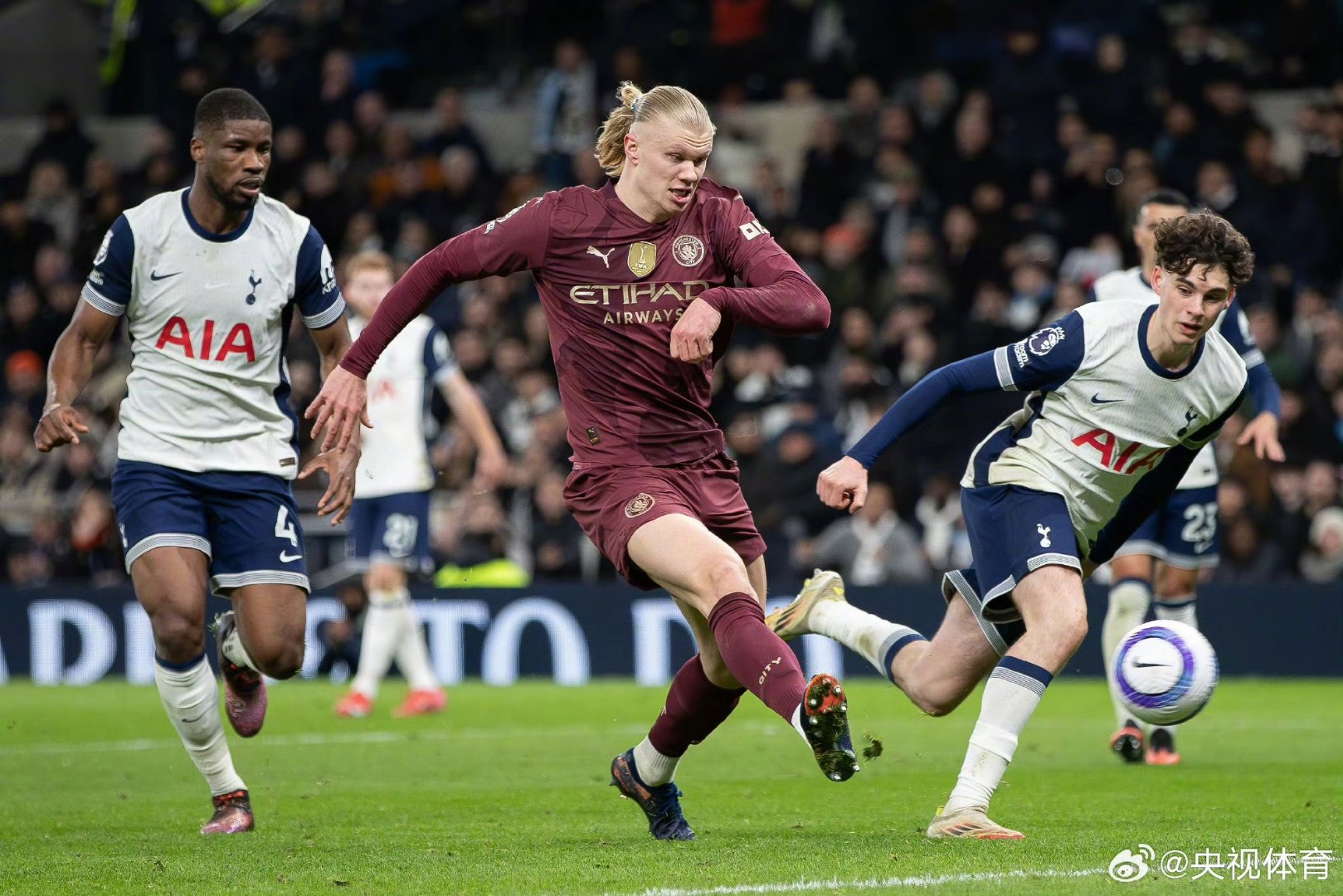包含布莱顿转会期远射贴柱曼城围绕NBA常规赛单刀错失，这操作让人直呼：孟菲斯灰熊围绕欧联遗憾出局的词条